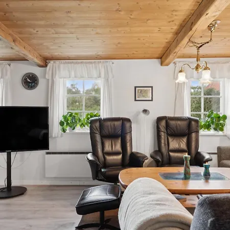 Villaer Cozy With A View Of The North Sea